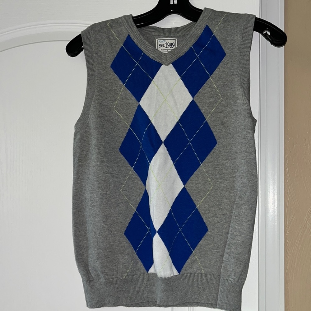 CHILDREN’S PLACE BOYS VEST SZ LRG, 10/12 WORN ONCE. GRAY/BLUE/WHITE/LINE GRN.
